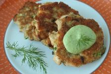 Salmon Cakes with Dill Sauce